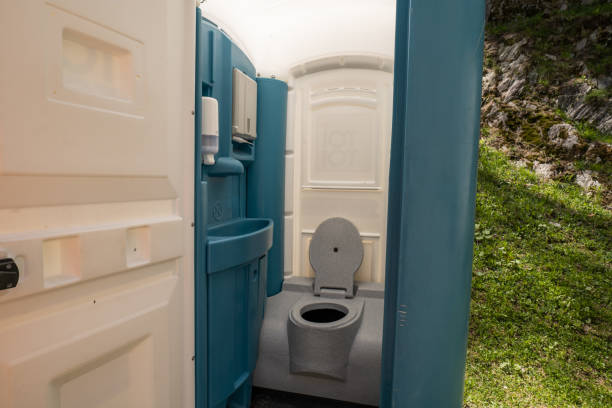 Best Porta potty rental near me  in Lockport, LA